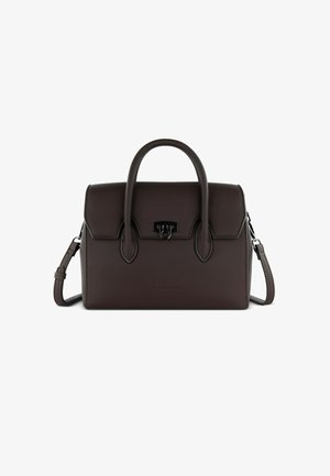 Bolso de mano de cuero marrón con un diseño estructurado, que cuenta con un asa superior y una correa de hombro desmontable. Cierre notable y costura decorativa.