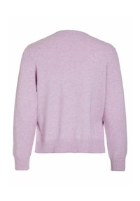 Fioletowy sweter dzianinowy z okrągłym dekoltem, ściągaczami na rękawach i poniżej, charakteryzujący się miękką teksturą i luźnym krojem, przedstawiony z tyłu.