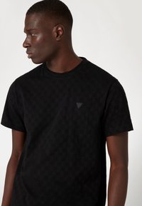 Guess T-shirt basic - schwarz
