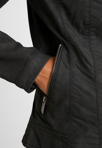 ONLY Giacca in similpelle - black
