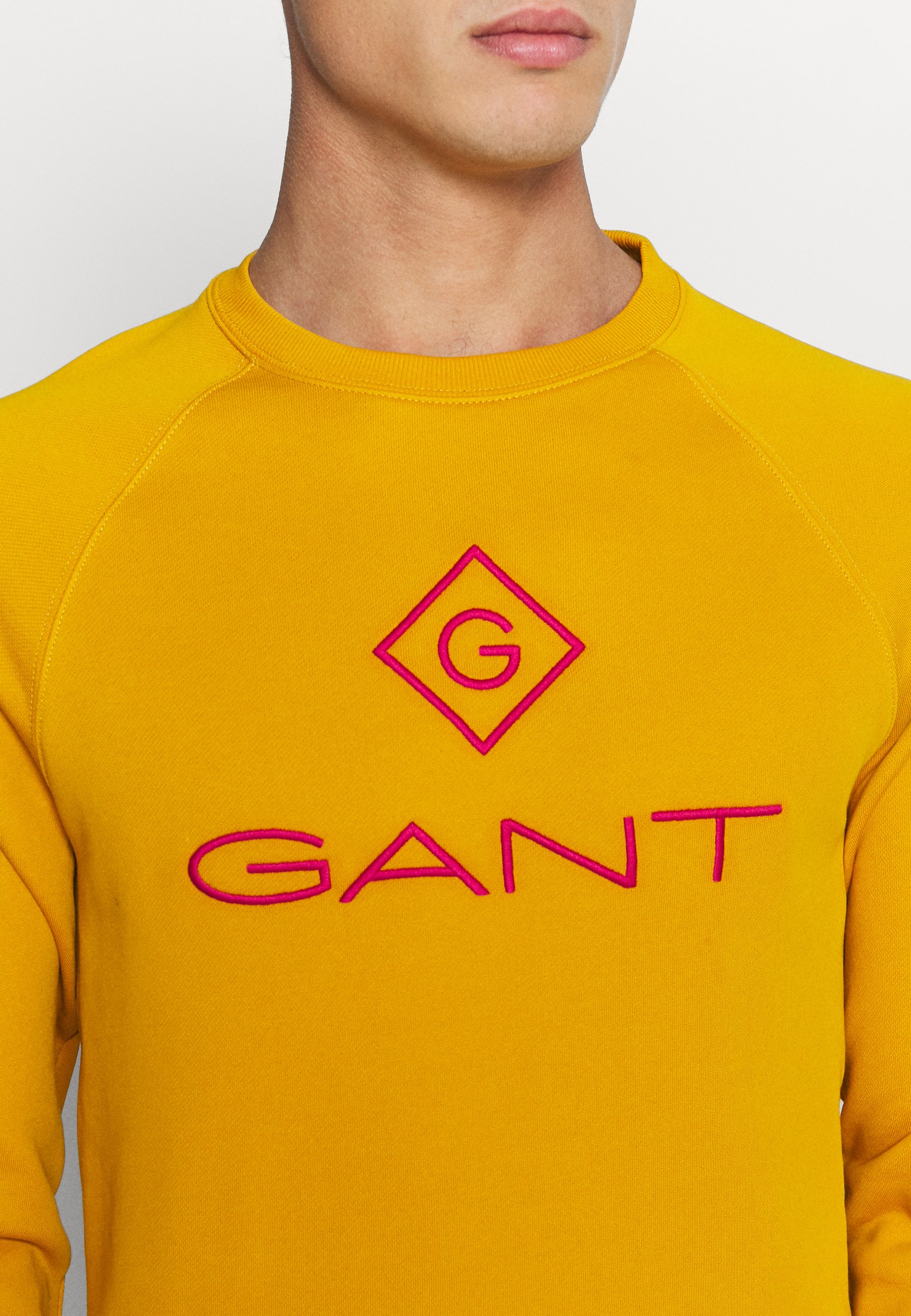gant gold logo sweatshirt