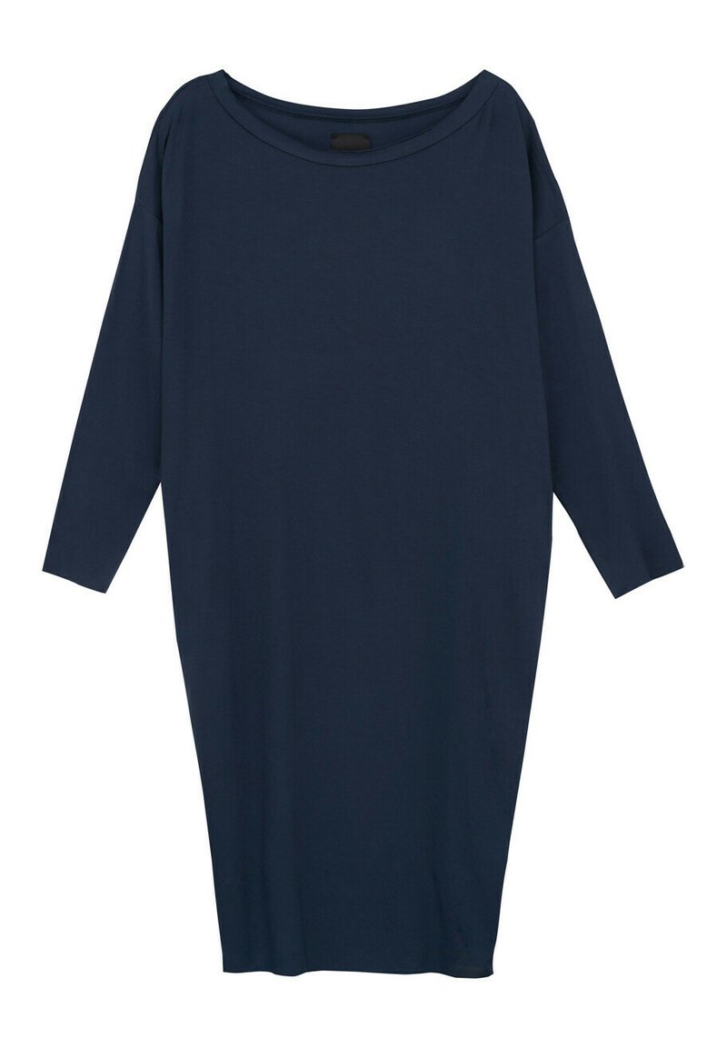 Granatowa, luźna sukienka z długimi rękawami i szerokim dekoltem, wykonana z miękkiego materiału o gładkiej teksturze, bez wzorów.