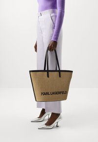 KARL LAGERFELD ESSENTIAL TOTE - Velika torba - natural