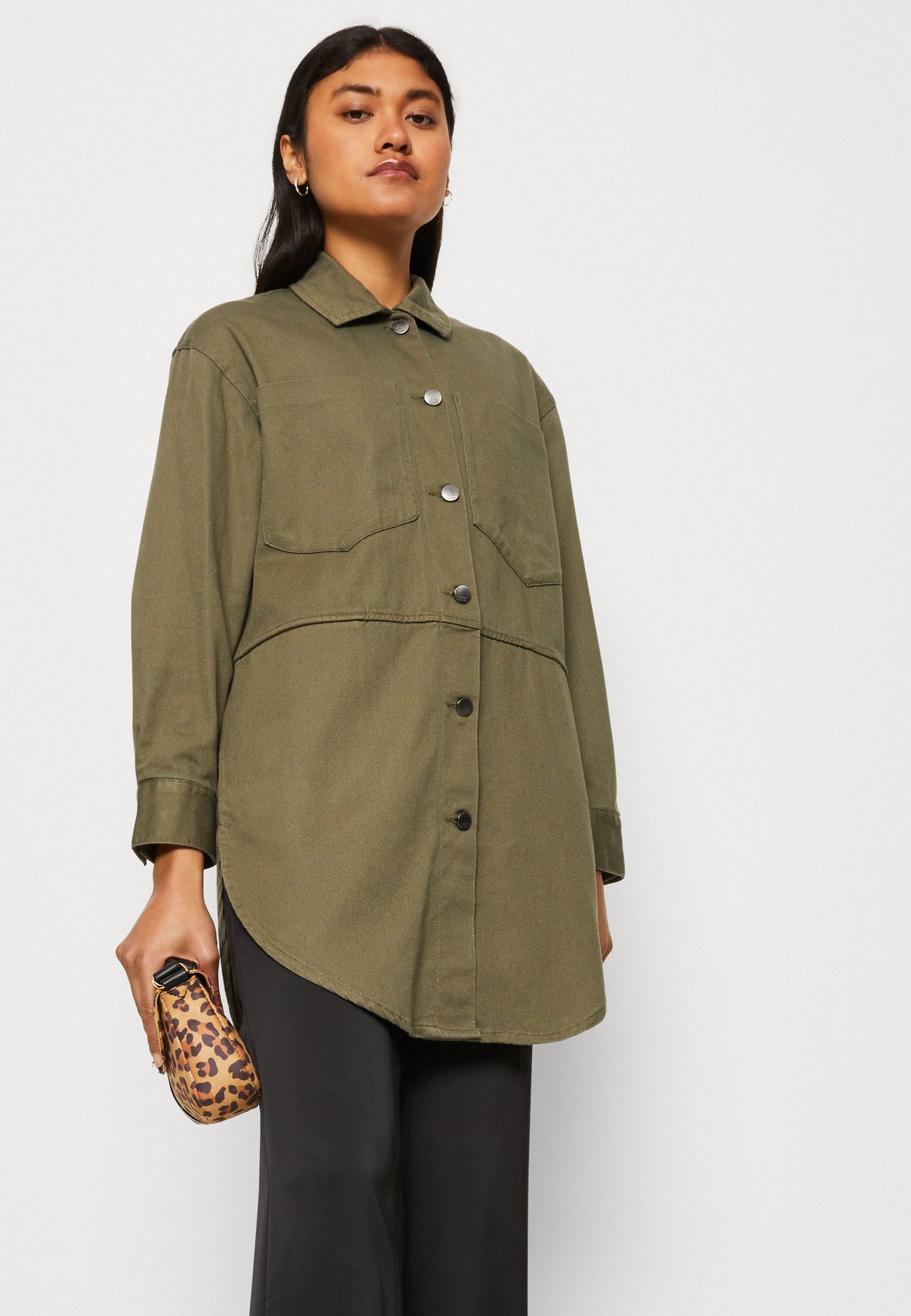 ONLDREW SHACKET