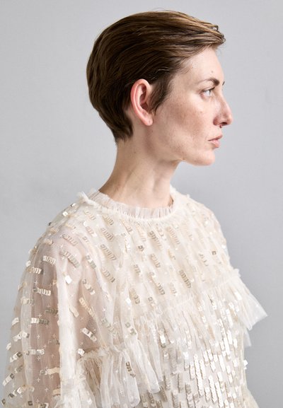 Needle & Thread SEQUIN DASH CAPE ANKLE GOWN - Festklänning - cream