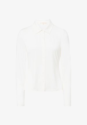 Biała koszula z długim rękawem, zapinana na guziki, z klasycznym kołnierzykiem, gładką fakturą i zapięciem na guziki z przodu. Bez wzorów ani ozdób.