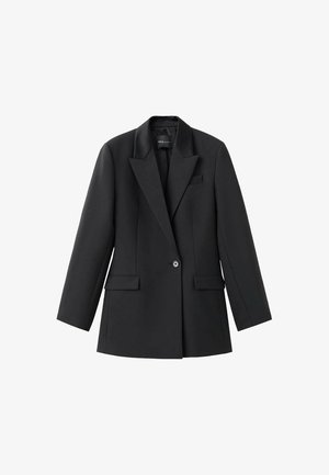 Blazer negro de tejido suave, con solapas muescas, cierre de un solo botón y dos bolsillos laterales. Corte entallado con mangas largas.