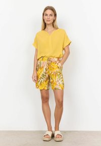 Soyaconcept SC-ELYSE 3-C - Rövidnadrágok - golden yellow combi