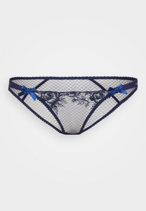 Navy kanten bikini slip met gaasontwerp, bloemenborduursel en contrasterende blauwe satijnen strikken aan elke kant voor extra detail.