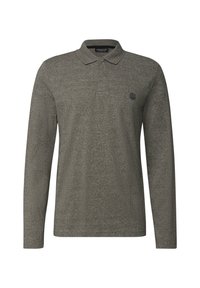 Polo à manches longues en tissu texturé gris foncé, avec un col classique et un petit logo noir sur la poitrine gauche.
