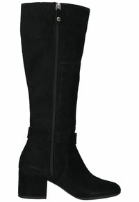 Bota alta de ante negra con punta redonda, tacón de bloque, cremallera lateral y correa decorativa en el tobillo. Textura suave con acabado mate.