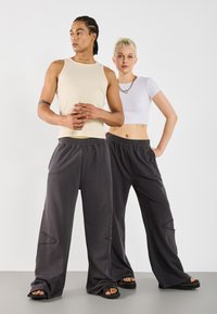 YOURTURN by Zalando UNISEX - Joggebukse - dark grey