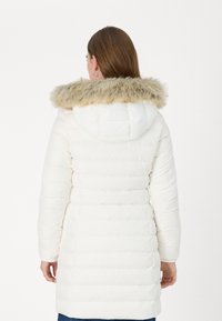 Tommy Jeans ESSENTIAL HOODED  - Páperový kabát - white