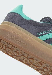adidas Originals GAZELLE BOLD - Tenisky - shadow navy acid mint legend ink