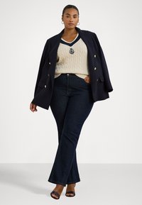 Lauren Ralph Lauren Woman CABLE KNIT COTTON CRICKET SWEATER - Džemperis - mascarpone cream/lauren navy