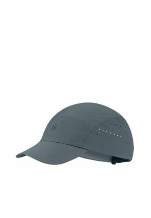 Gorra deportiva ligera de color gris oscuro con orificios de ventilación en los laterales y una visera curva, diseñada para actividades al aire libre.