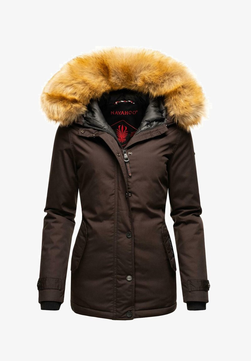 Brun parka-jakke med fuskepelshette, med glidelås og knappelukking, sidelommer og en glatt overflate. Inni har den rød merkevare.