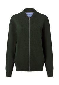 Grüner gestrickter Cardigan mit einem Reißverschluss vorne, gerippten Bündchen und Saum sowie einem kontrastierenden blauen Logo auf der Brust. Glatte Textur, klassisches Design.