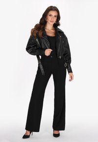faina Bleiseri - black