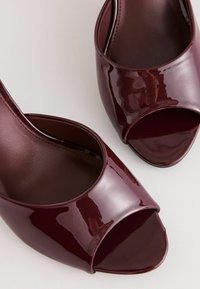 Next FOREVER COMFORT- REGULAR FIT - Mules med hæl - burgundy