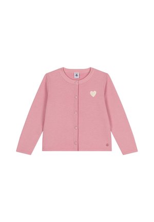 Cardigan rose à manches longues boutonné avec encolure ronde et petit détail cœur blanc sur la poitrine gauche.