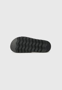 Thumbnail Image 5