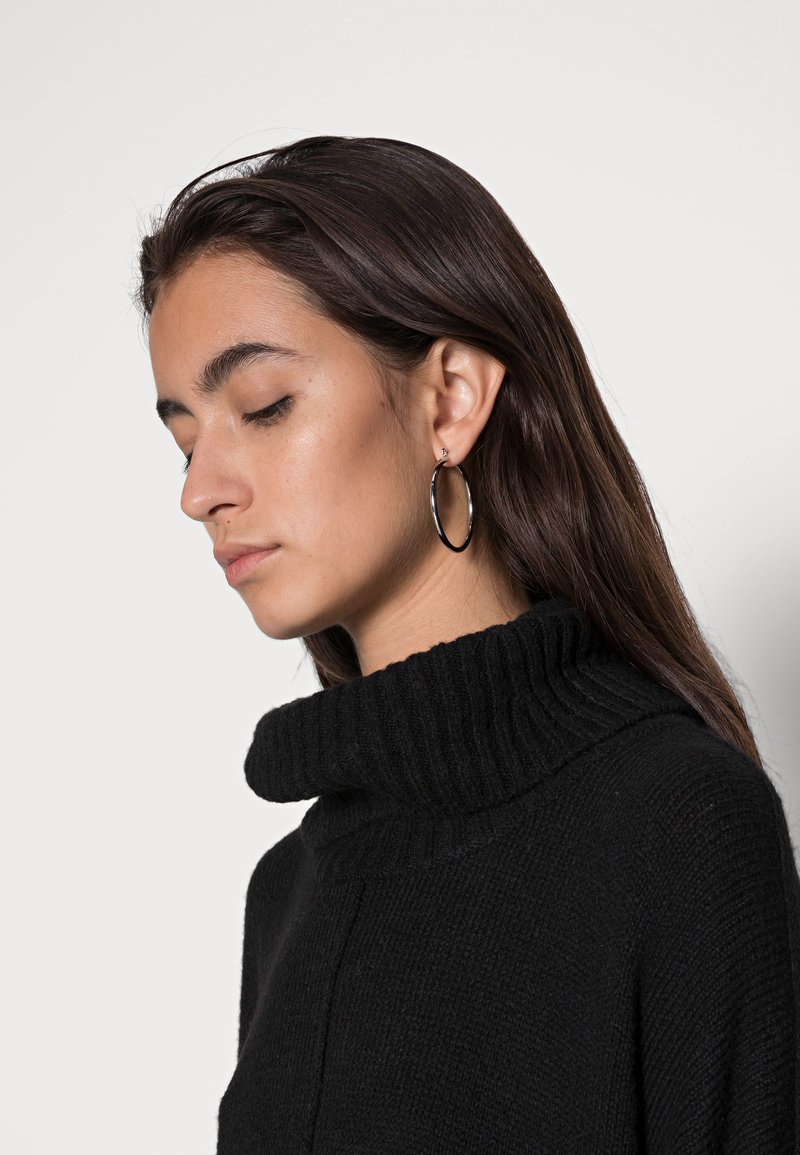 Damen Strickjacken | ONLY ONLTATIANA ROLLNECK Strickpullover black/schwarz - DD83002 Damen Strickjacken | ONLY ONLTATIANA ROLLNECK Strickpullover black/schwarz - DD83002