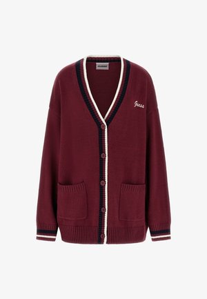 Cardigan bordeaux con rifiniture a righe bianche e blu navy, scollo a V, chiusura con bottoni, due tasche frontali e logo "Guess" ricamato sopra la tasca sinistra.
