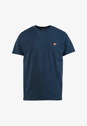 Camiseta de algodón azul marino con cuello redondo, con un pequeño logotipo de elefante bordado en naranja en el área del pecho izquierdo.