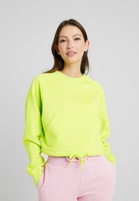Urban Classics LADIES SHORT RAGLAN CREW - Mikina - neon yellow