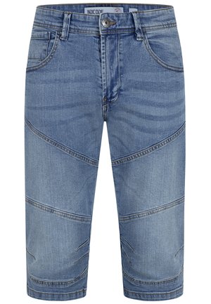 Denim shorts in light blue with a faded finish, featuring diagonal seam patterns and two front pockets, secured with a metal button.
