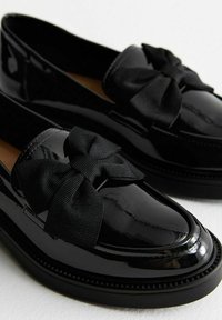 Thumbnail Image 4