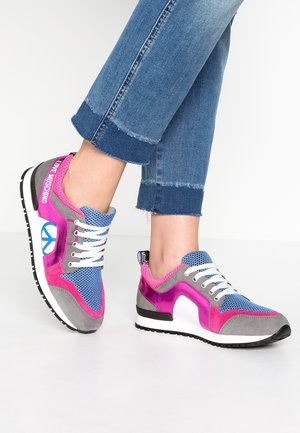 Sneakers - pink