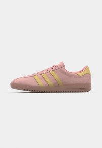 Unselected, mauve/almost yellow/quartz