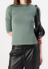 Vero Moda Pitkähihainen paita - green