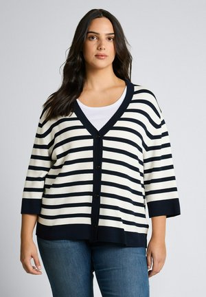 PLUS SIZE - LOOSE FIT MIT STREIFENMUSTER - Vest - white sky blue knit stripe