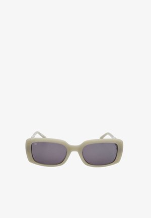 Occhiali da sole rettangolari con montature beige spesse e lenti scure su sfondo bianco.