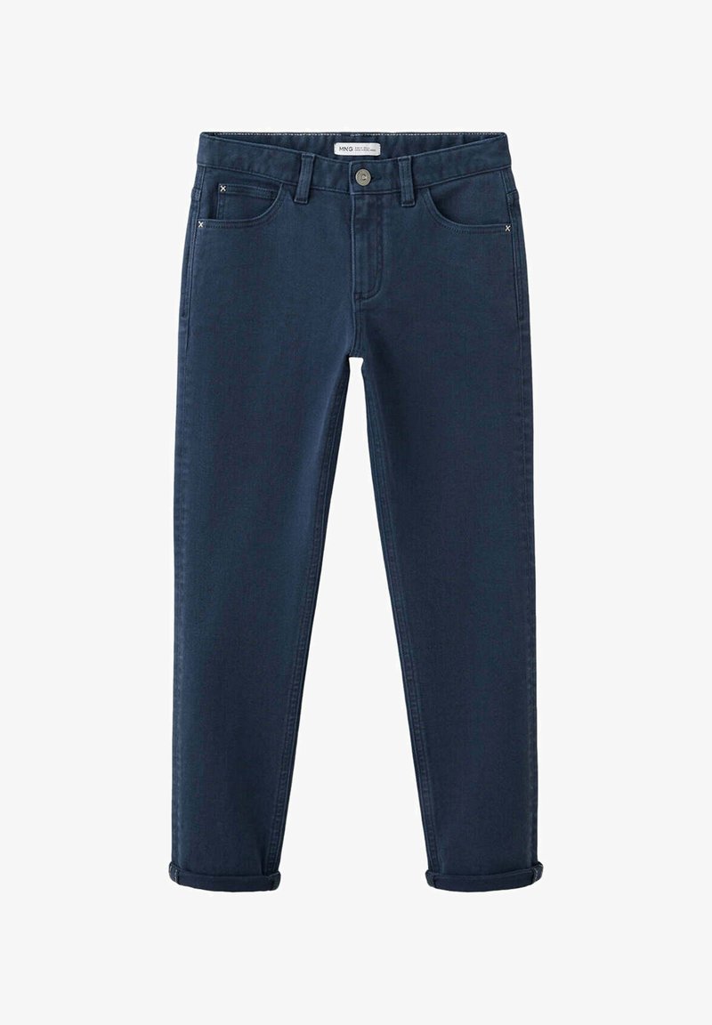 Jean slim bleu foncé avec bouton à l'avant, passants de ceinture, revers roulés et design à cinq poches.