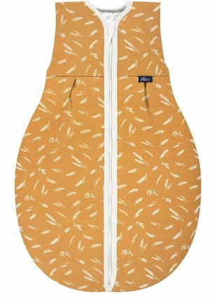 Helles orange Schlafsack mit einem weißen Feder-Muster, vorne mit Reißverschluss, und runder Form. Verfügt über einen weißen Besatz und ein kleines Markenlabel.