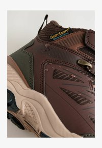 Unausgewählt, brown