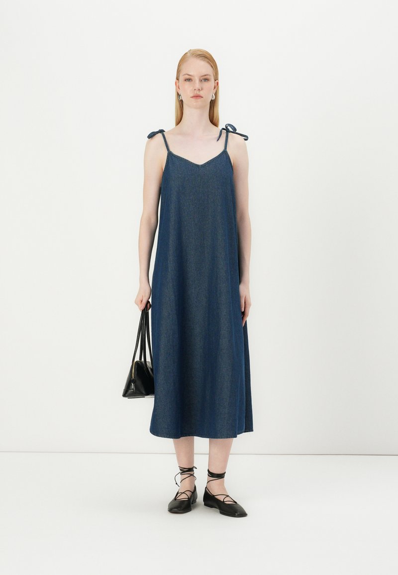 midi denim slip dress Womens Denim Crew Neck Slip Dress - Size XS