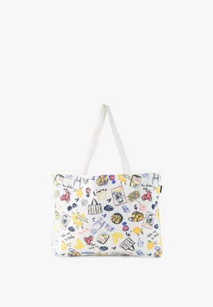 Biała torba typu tote z ilustracjami cytryn, skuterów, okularów przeciwsłonecznych, pocztówek oraz frazami takimi jak "La dolce vita" i "Take me to Italy."