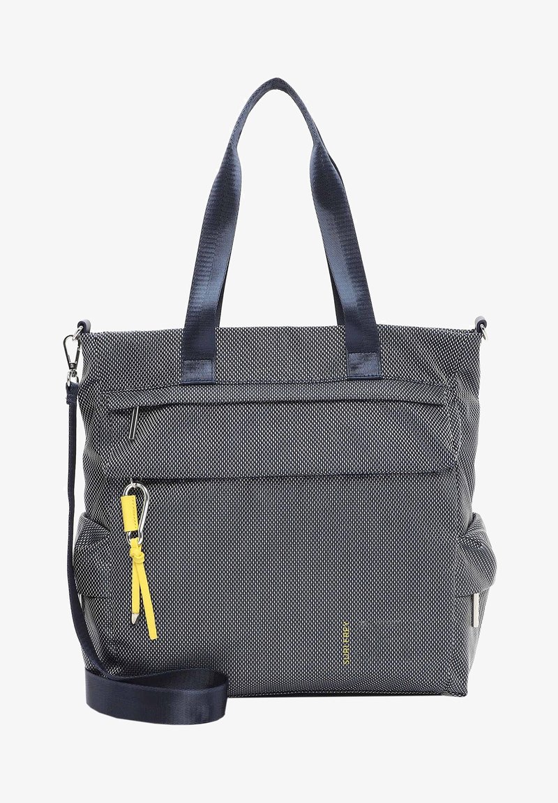 Sac cabas bleu foncé texturé avec doubles poignées, bandoulière détachable, poche zippée à l'avant et tirette avec pompon jaune.