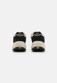 HI-TEC HTS74 SHADOW UNISEX  - Trainers - anthracite/slate green/asparagus green