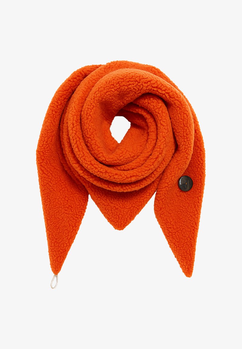 Oranger Fleece-Schal, mit einer weichen, strukturierten Oberfläche, spiralförmiger Form mit spitzen Enden und einem schwarzen Knopfdetail auf einer Seite.
