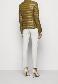 Patrizia Pepe Chaqueta de plumas - green