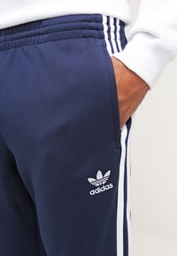 adidas Originals Träningsbyxor - dark blue