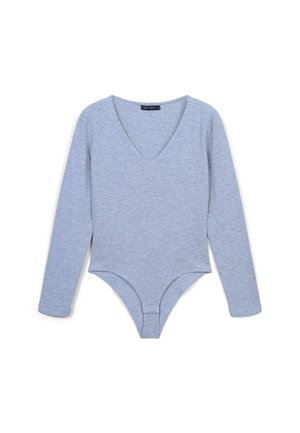 Body grigio a maniche lunghe con scollatura a V, realizzato in tessuto morbido e elasticizzato. Presenta un design aderente e una chiusura a scatto sul fondo.