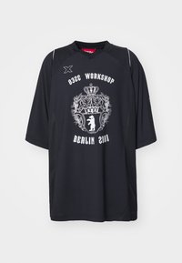 BÄR PERFORMANCE UNISEX - Trükipildiga T-särk - black