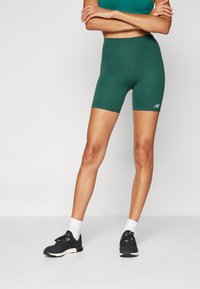 New Balance HARMONY HIGH RISE SHORT - Pajkice - nightwatch green